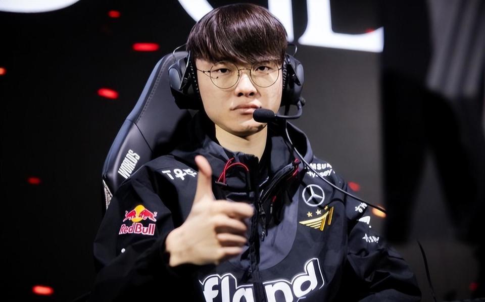 Faker谁能执教11冠王(faker是唯一一位三冠王吗)